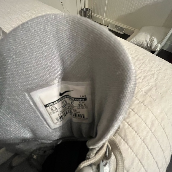 Nike HyperDunks - Picture 3 of 4